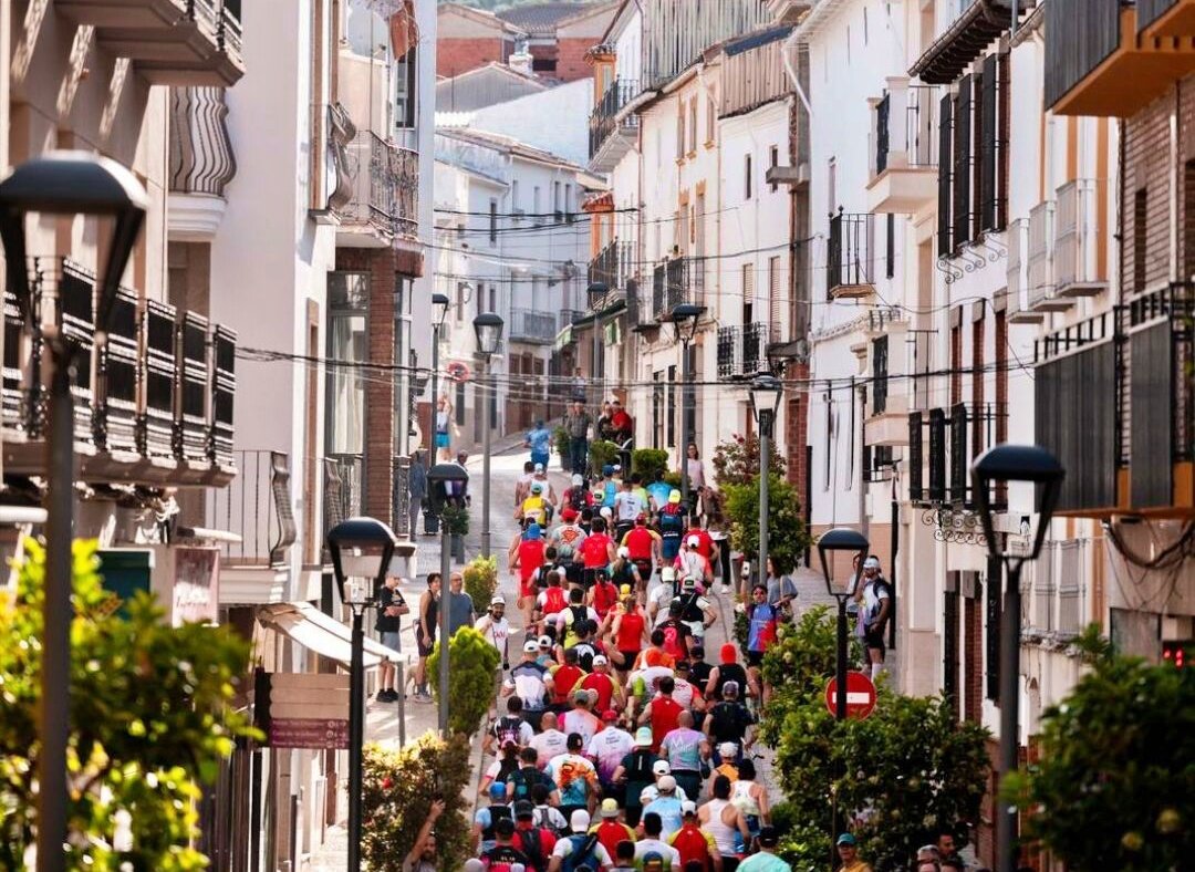 La RompeAlbarcas refuerza su crecimiento con más de 400 corredores 