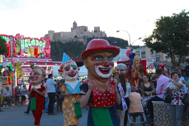 Música, pasacalles y ambiente festivo para vivir una intensa Feria de San Antonio