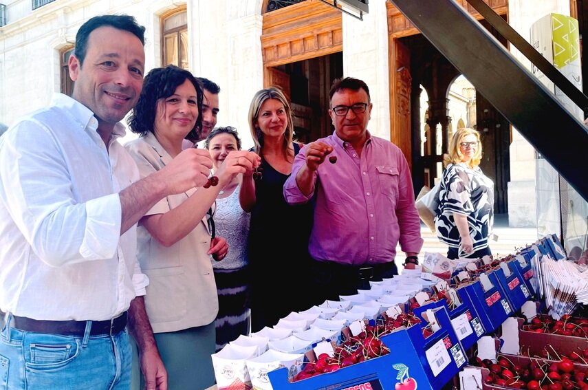 La cereza jiennense se exhibe con una nueva muestra