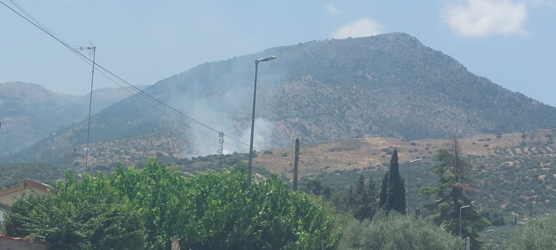 Controlado el incendio forestal en el paraje Mirasierra