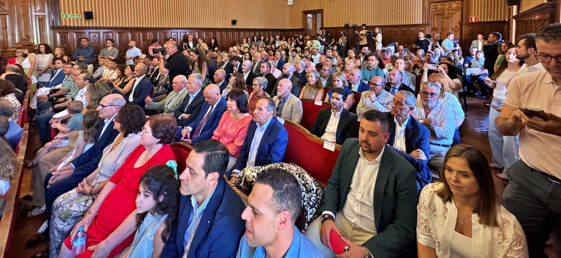 El alcalde que aprendió política en el asiento de atrás