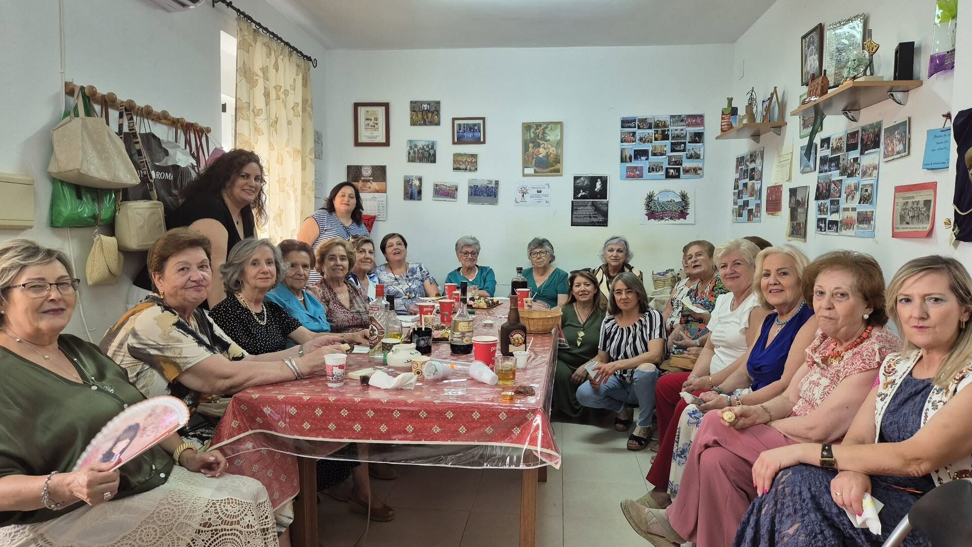 Treinta mujeres volcadas en la cultura mancharrealeña