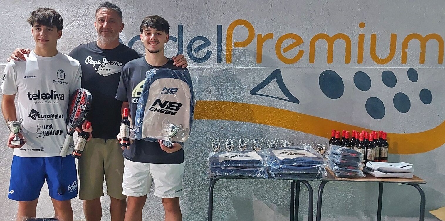 El Santo Reino recibe a 260 jóvenes promesas del pádel andaluz