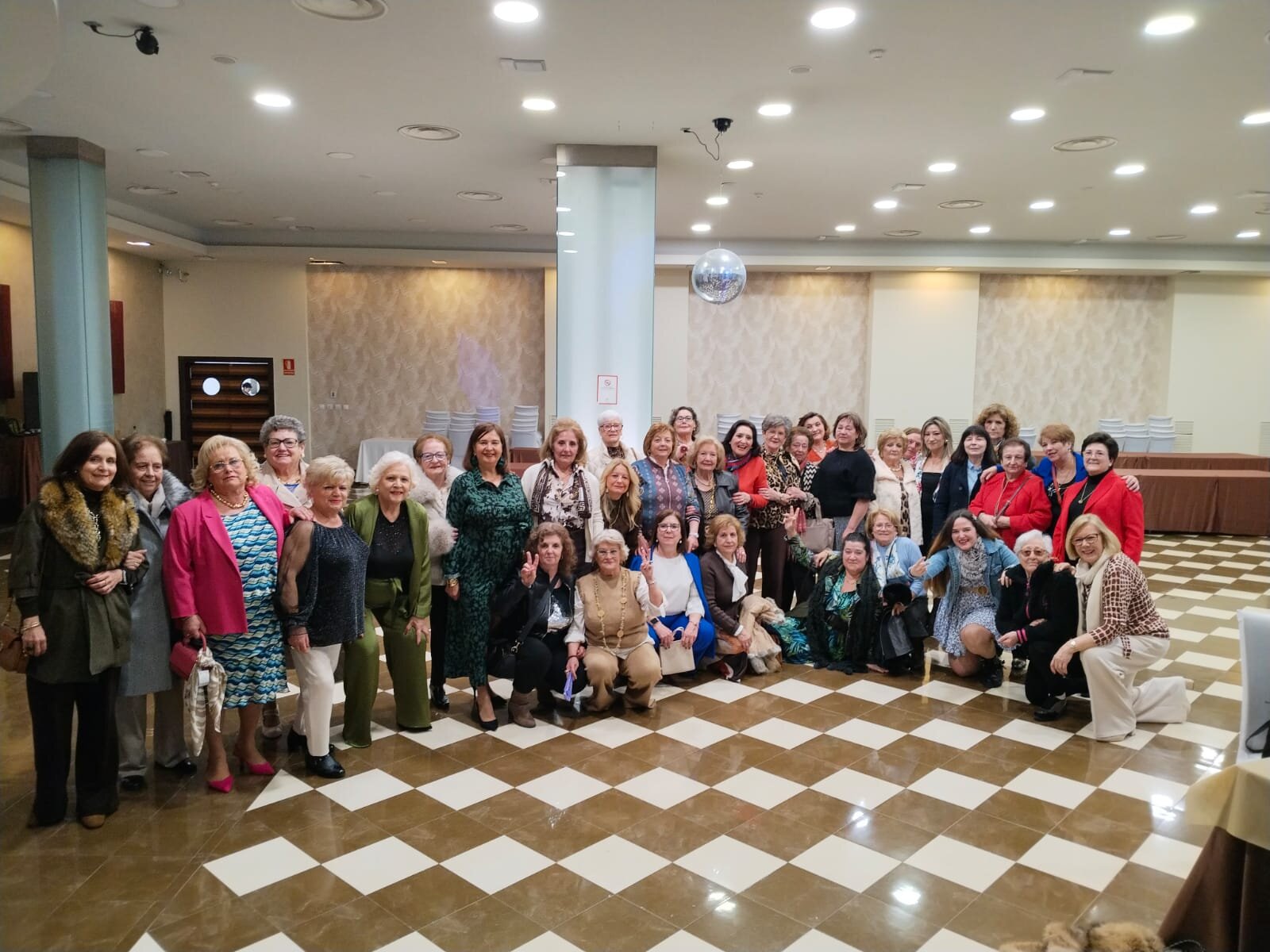 Medio centenar de mujeres que dinamizan el día a día de Lupión