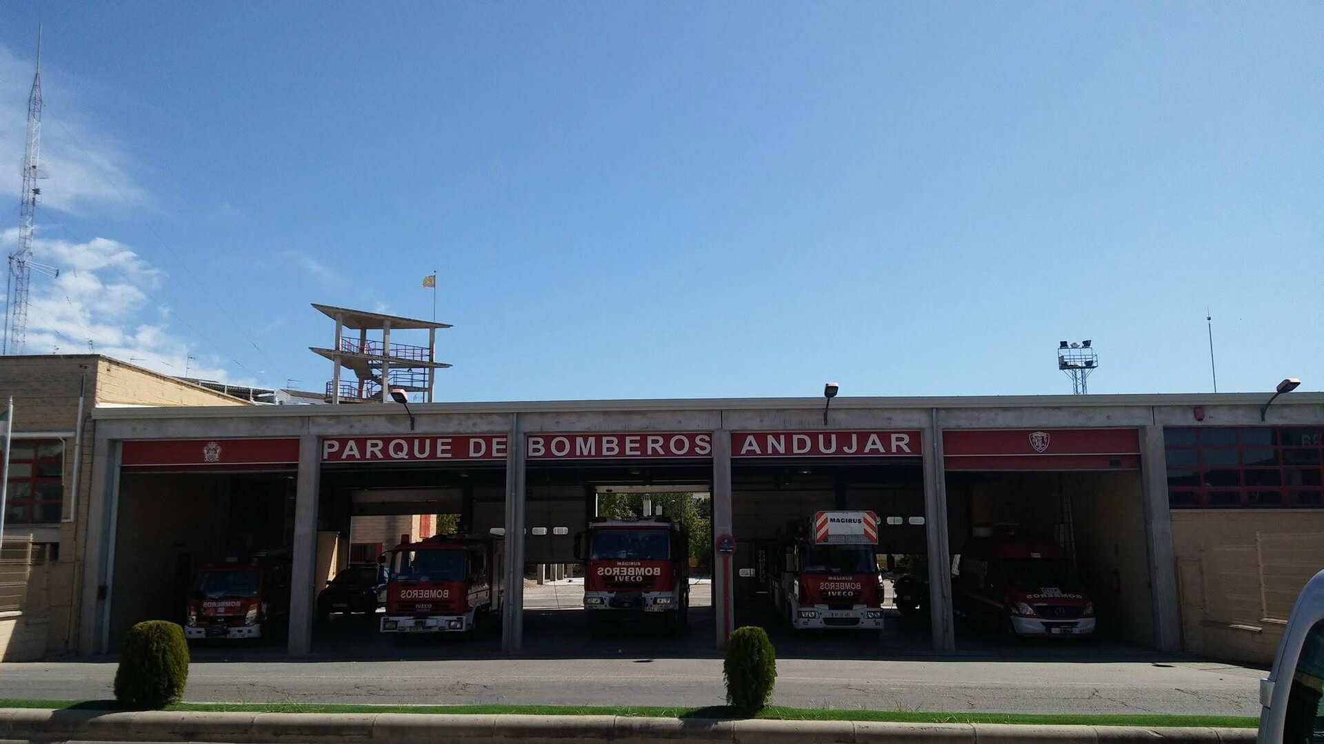 Herido grave un menor tras incendiarse una vivienda en Andújar