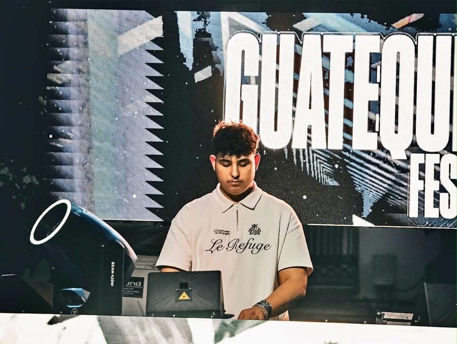 Kano, el joven DJ que ya marca el ritmo en Jaén