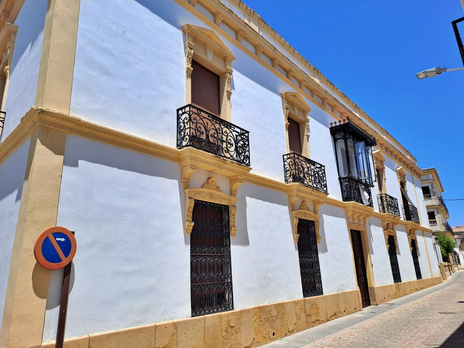 La plataforma Lopera por la Residencia apremia al Ayuntamiento a municipalizar el servicio para evitar el cierre