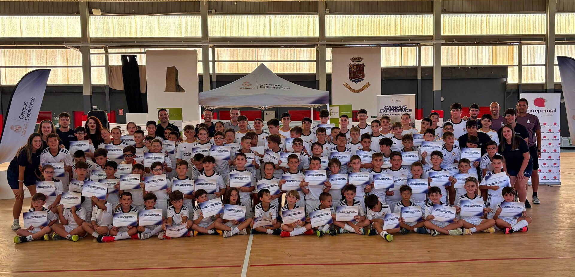 Un centenar de niños clausura el Campus Experience de la Fundación Real Madrid en Torreperogil