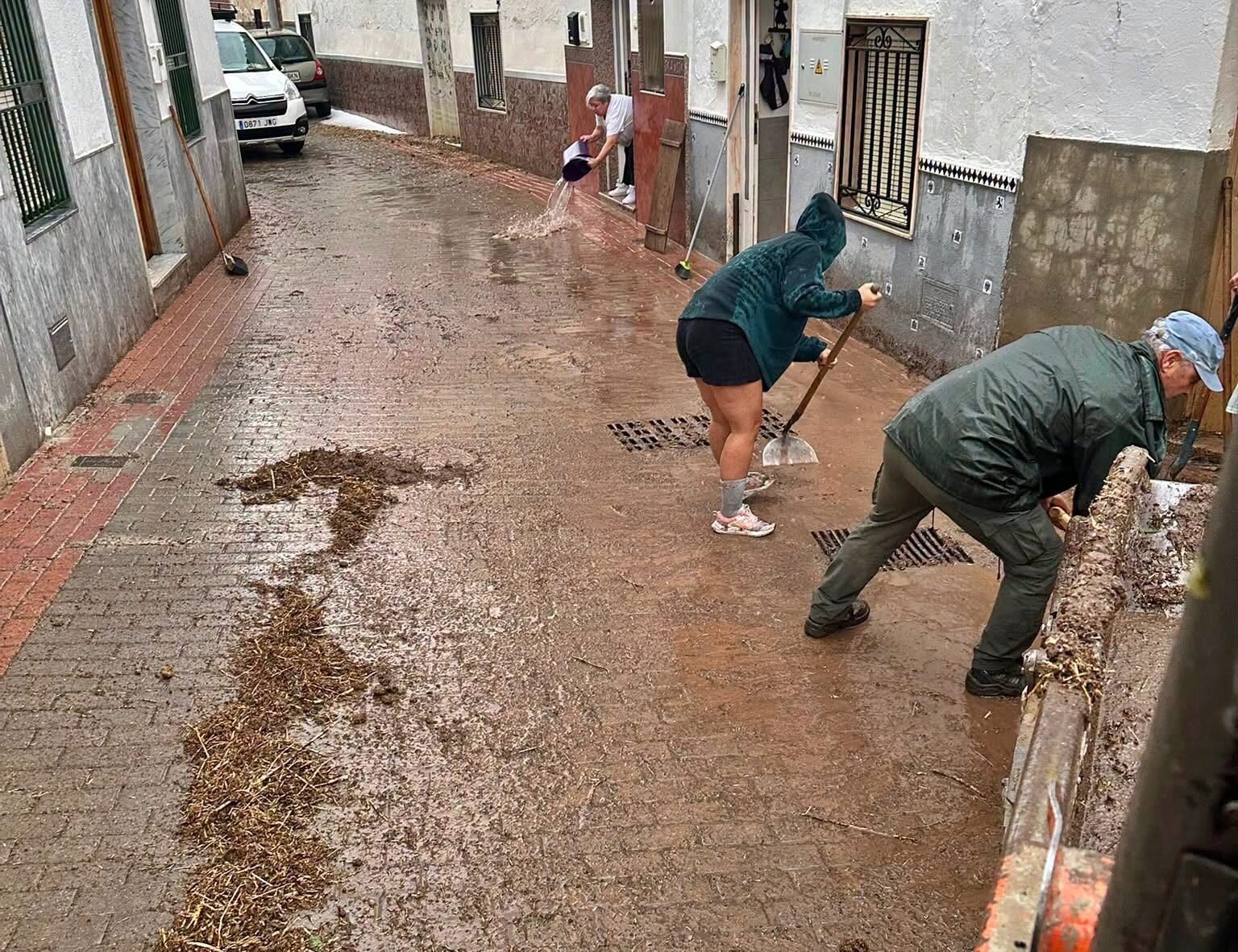 Las tormentas descargan más de 30 litros y dejan varias incidencias 