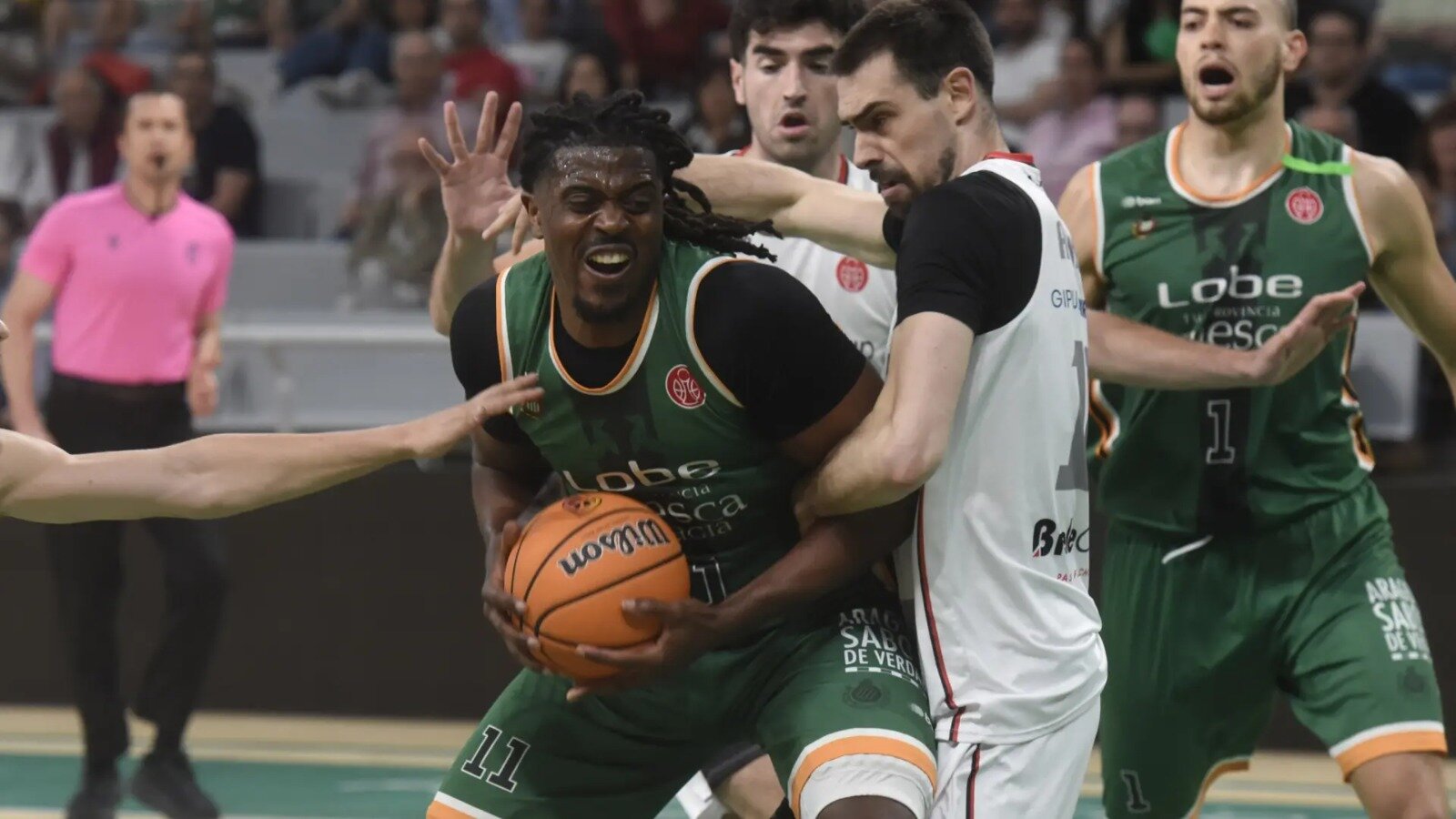 Ademide Badmus pone músculo al histórico salto del Jaén FS Baloncesto