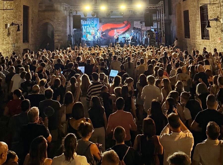 Diez veranos haciendo de los Baños Árabes el gran escenario cultural 
