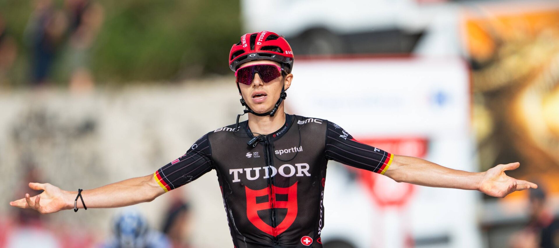 La Vuelta convierte Jaén en escaparate mundial durante toda la etapa