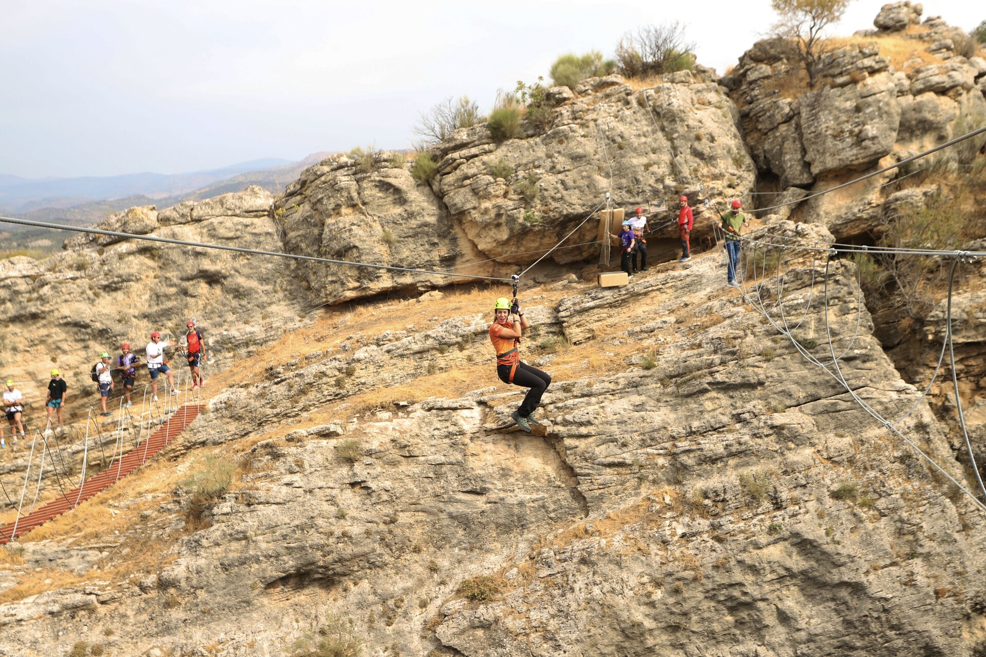 Alcalá la Real estrena en Los Zumaques un parque de turismo activo con vía ferrata y tirolinas