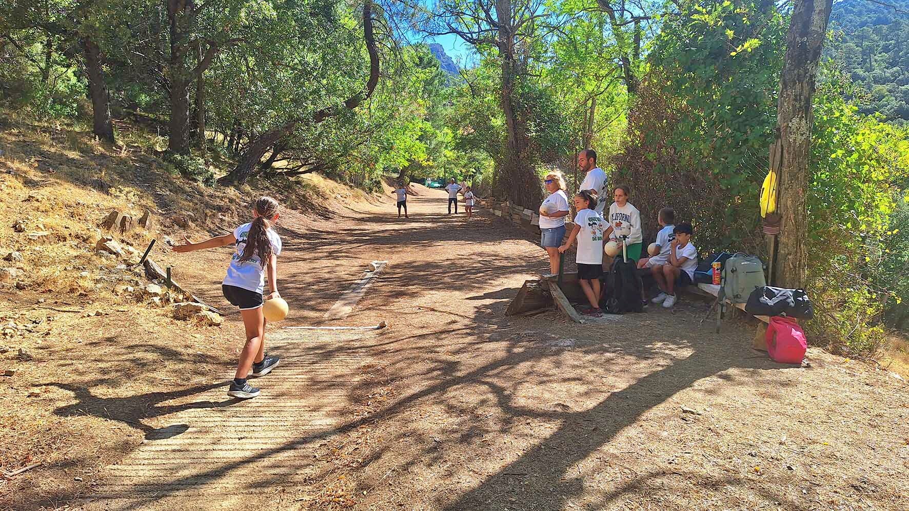El Campus de Bolo Andaluz reúne a 25 jóvenes en plena Sierra de Cazo