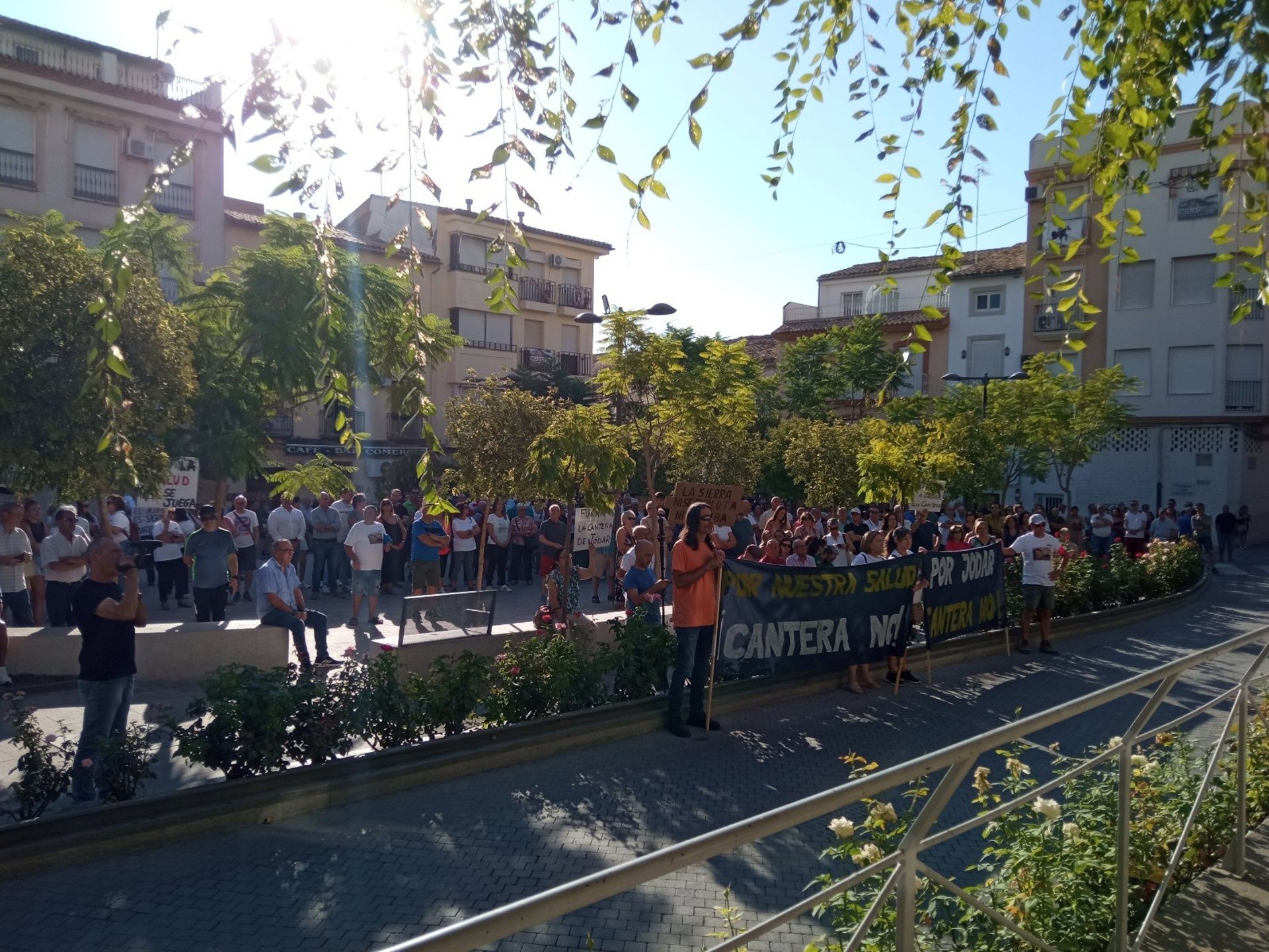 La expropiación de la cantera de La Lancha se firma entre las protestas
