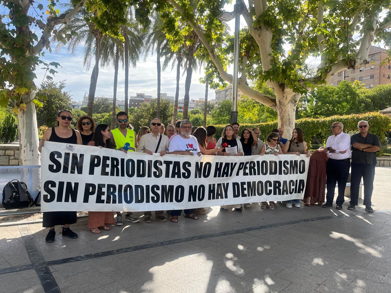Los periodistas paran para decir basta a las agresiones