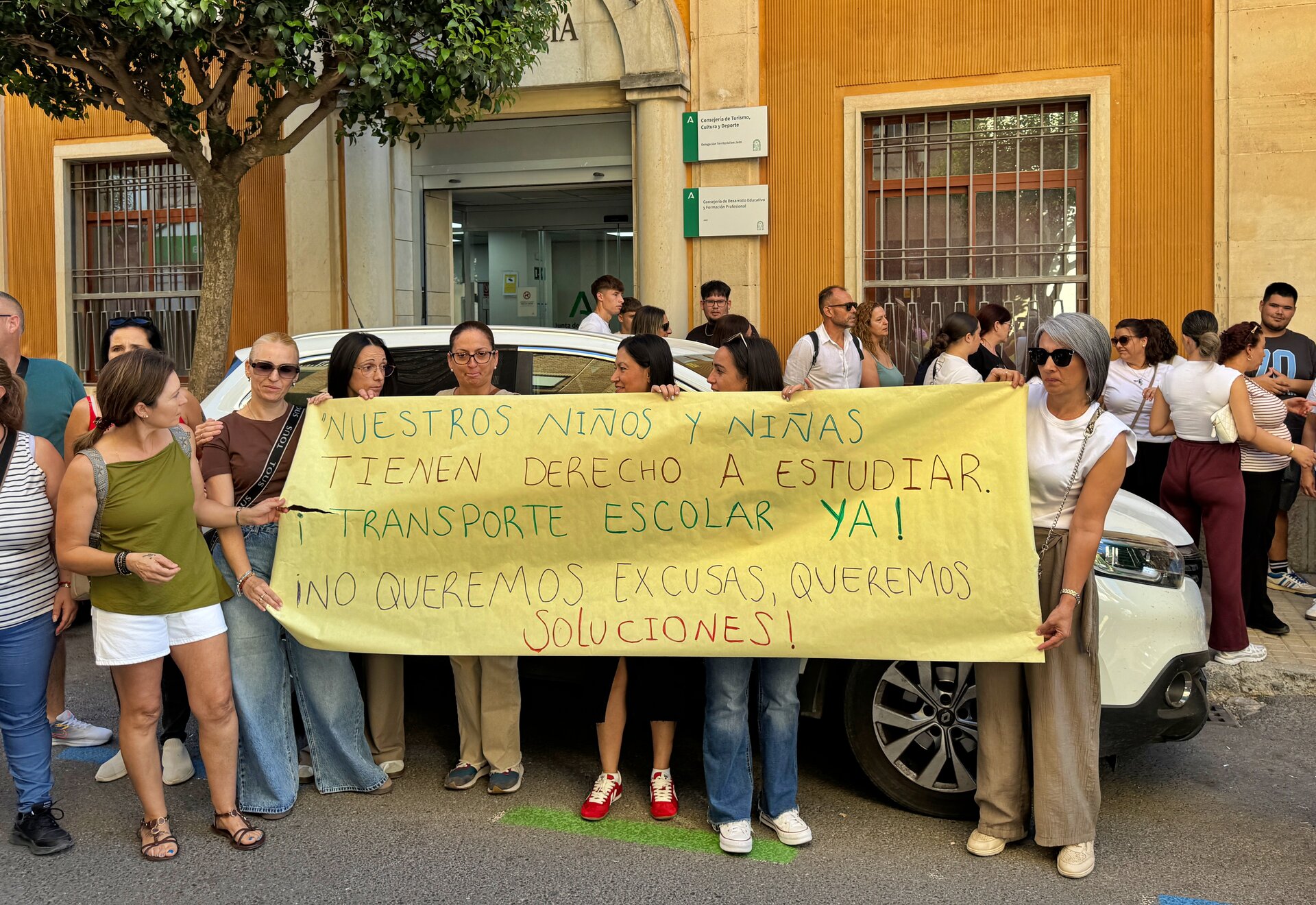 Tres rutas dejan todavía sin transporte escolar a más de 60 alumnos de Jaén