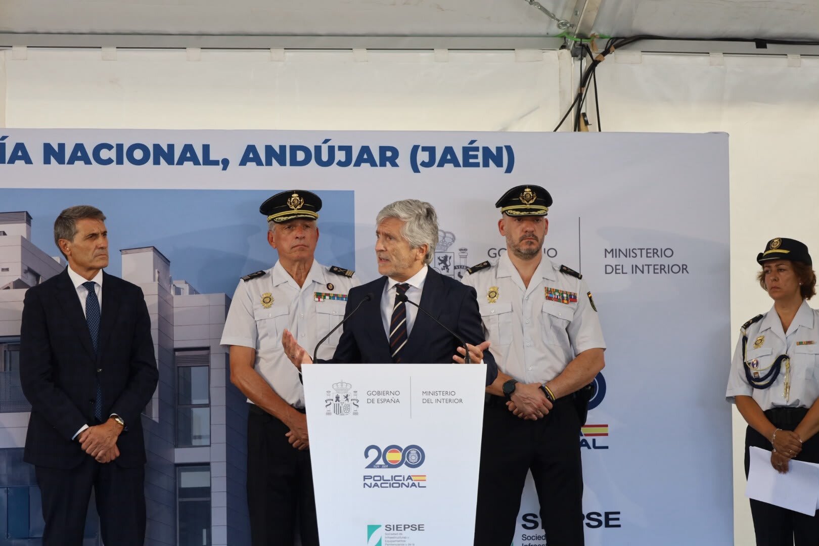 Grande-Marlaska inaugura la comisaría de Andújar tras casi tres años de obras
