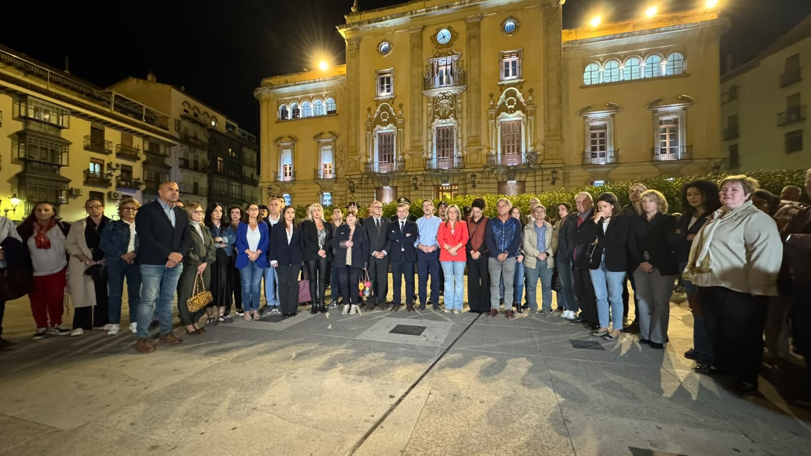 Jaén guarda silencio por las víctimas de la tragedia ferroviaria en Urda