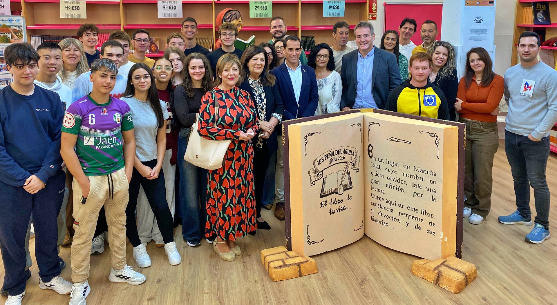 El IES Peña del Águila de Mancha Real une lectura, robótica e idiomas en torno a una falla