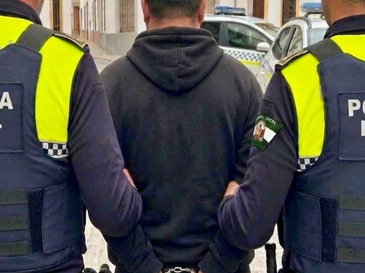 Detenido en Martos un joven con una orden de ingreso en prisión pendiente desde hacía tres años