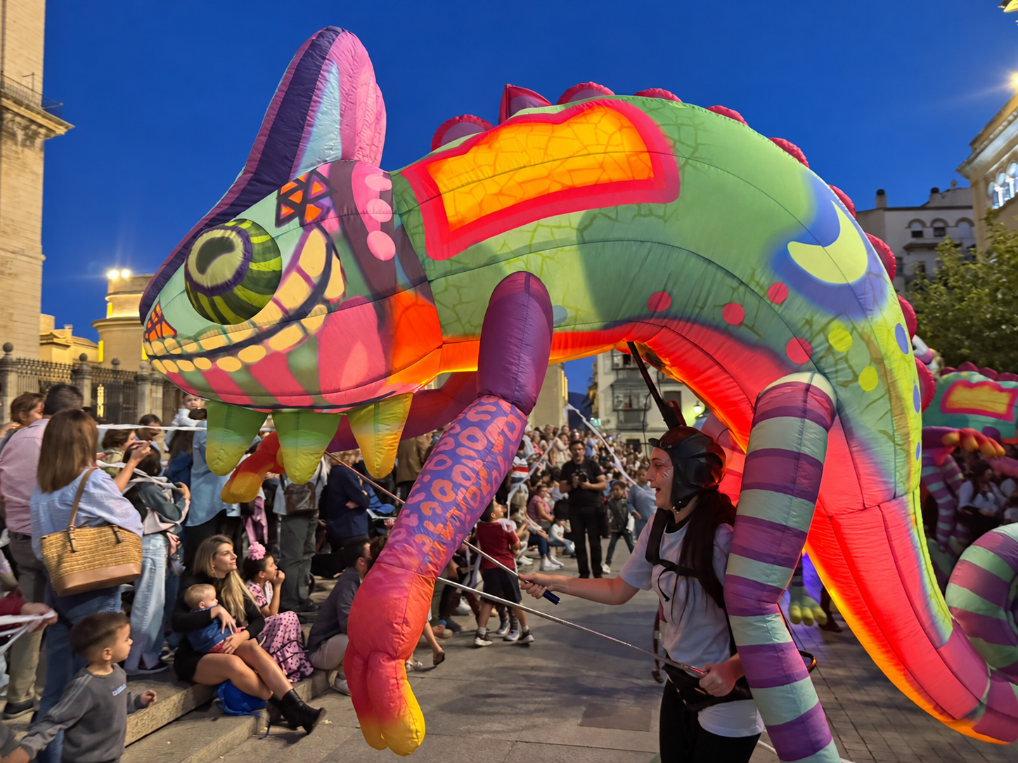 Dani Rodríguez y un lagarto de fantasía abren la celebración de San Lucas en Jaén