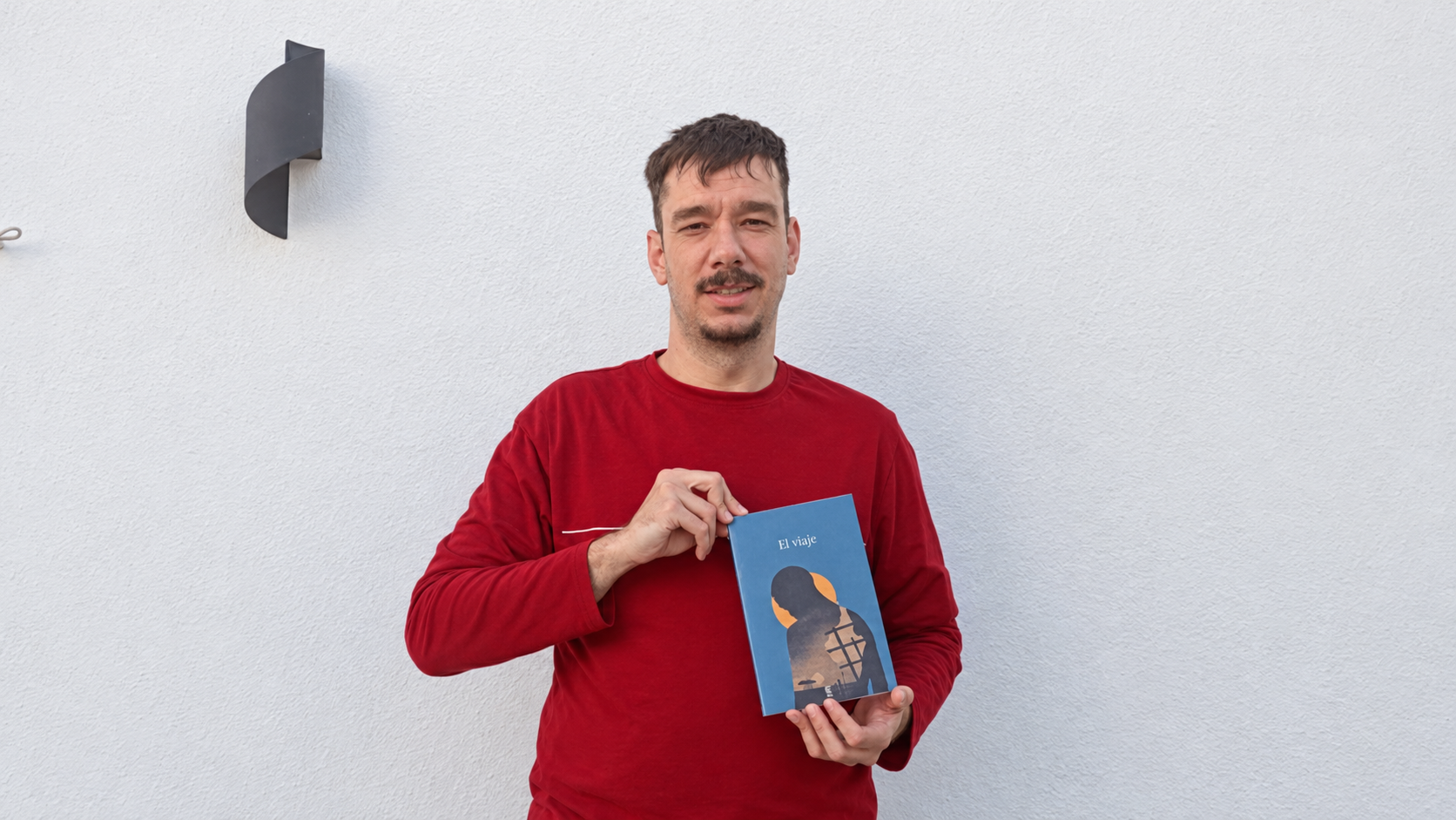 Adrián Gómez explora las huellas de la guerra con 'El Viaje'