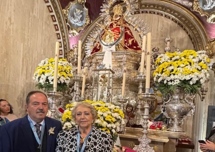 La Morenita bendice los 50 años de amor de María y Crispín